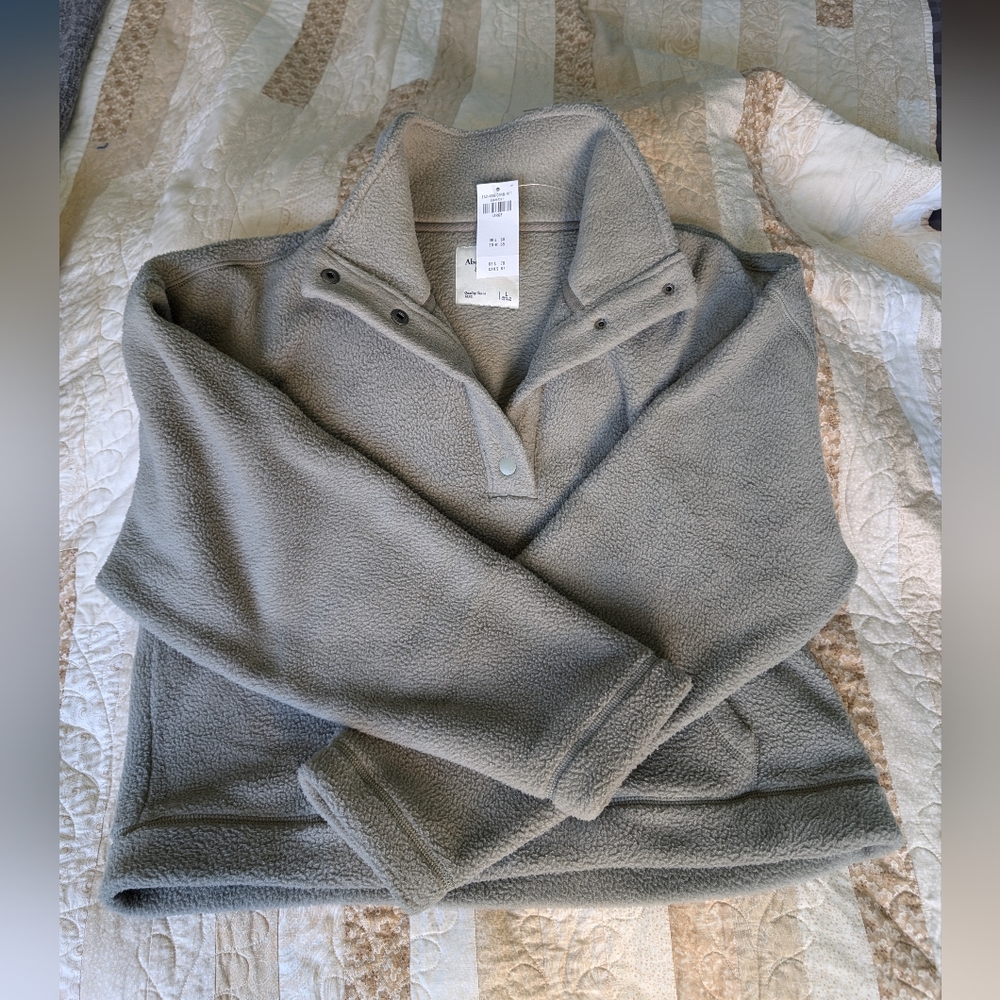 Large Abercrombie & Fitch Sweatshirt Sage Green